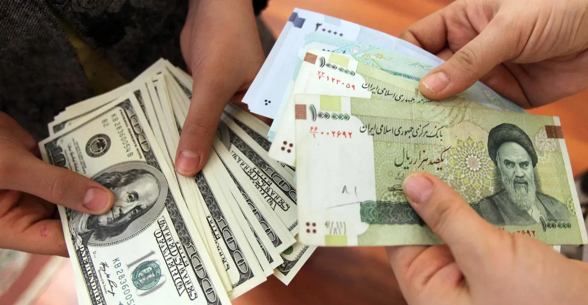 تحلیل بازار دلار ایران در شهریور 1405؛ دلار در محدوده 206 هزار تومان