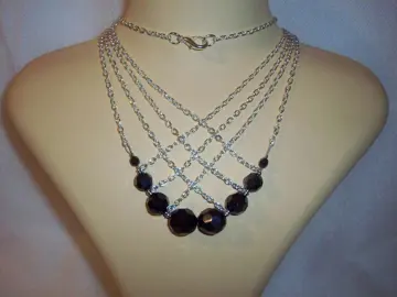 Necklace with three blue poetry chains گردنبند سه زنجیره شعرابعی