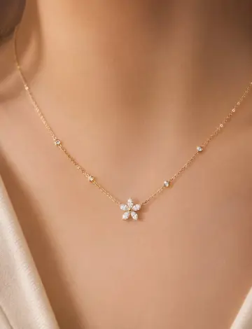 گردنبند طرح گل بابونه